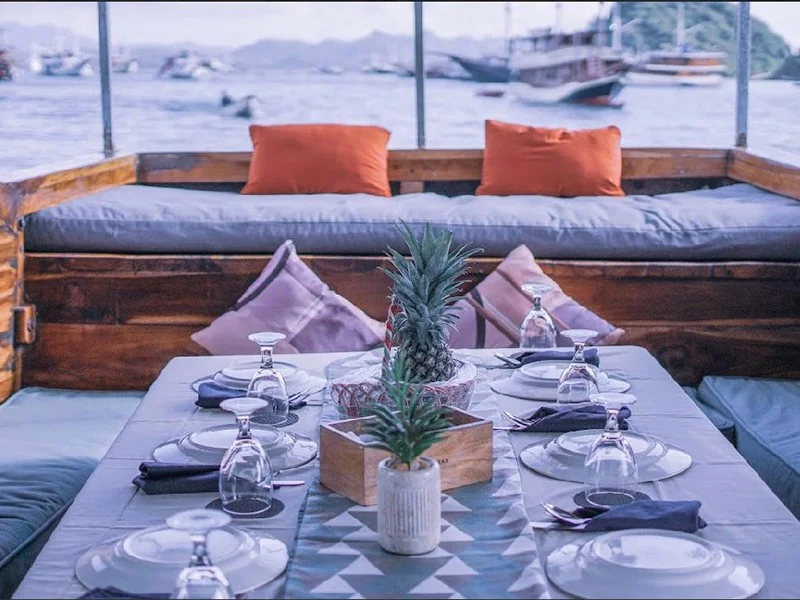 Abizar - Luxury Phinisi Komodo Charter 2026